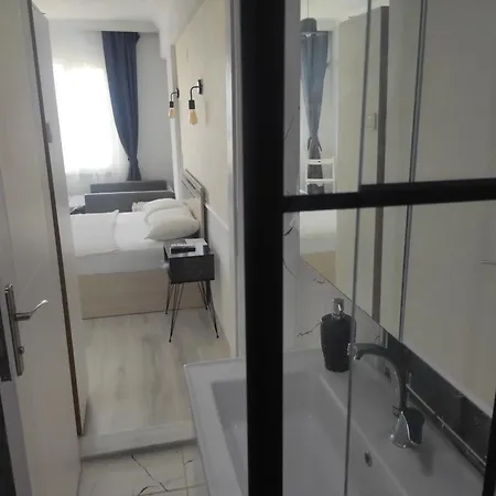 Bahceli Hotel *