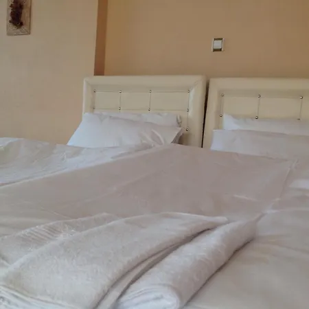 Bahceli Hotel *